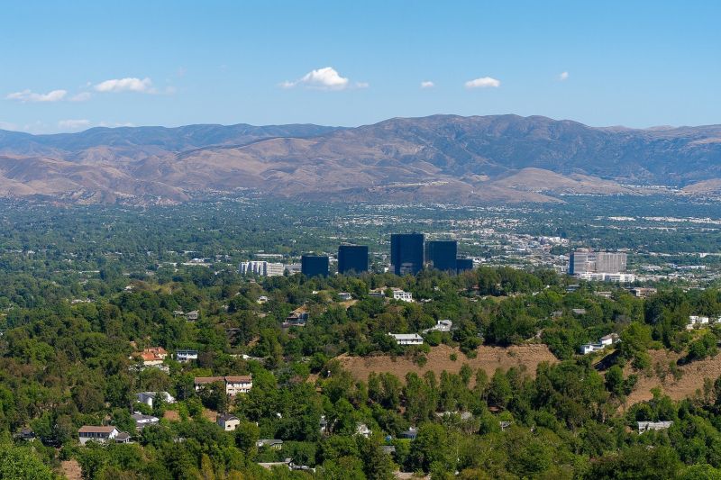 Weeding And Mulching in Woodland Hills, CA